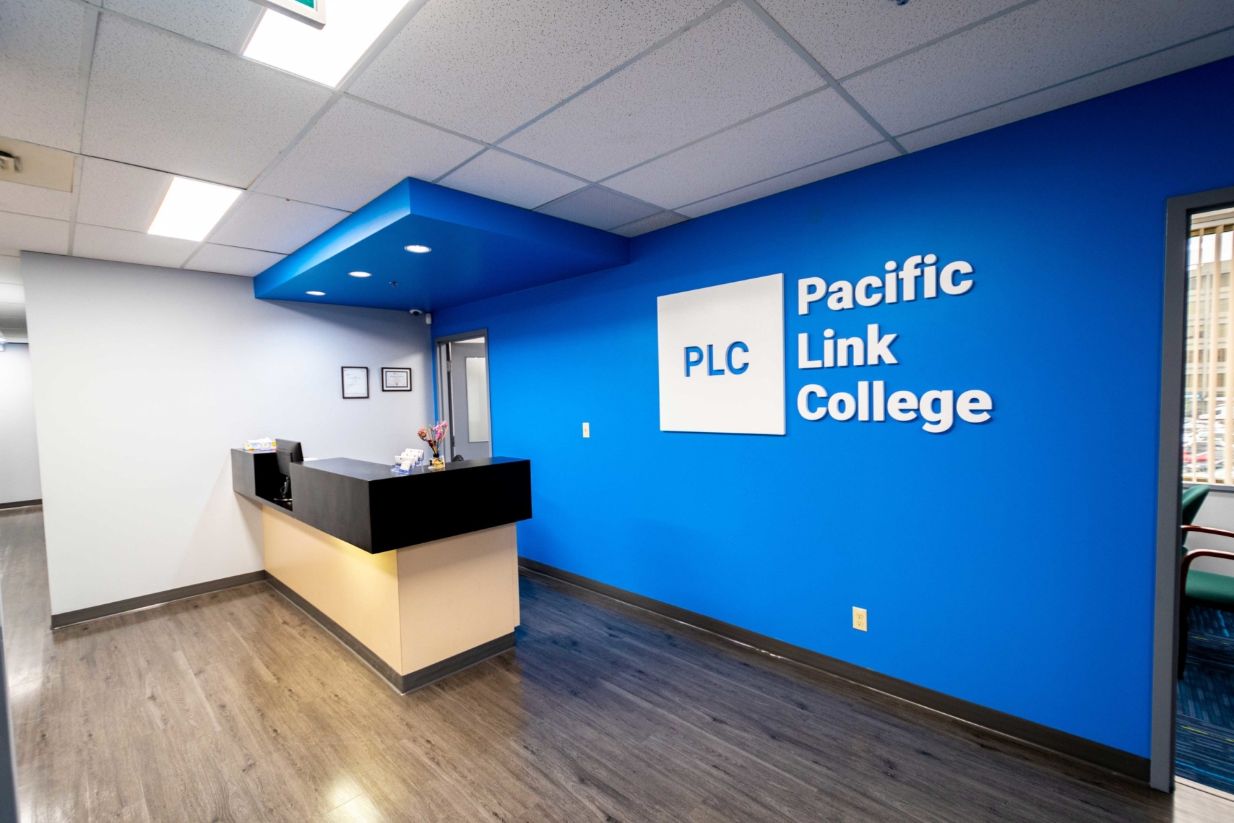 Pacific Link College - một trong những trường đào tạo ngành Chăm sóc sức khỏe tại Canada